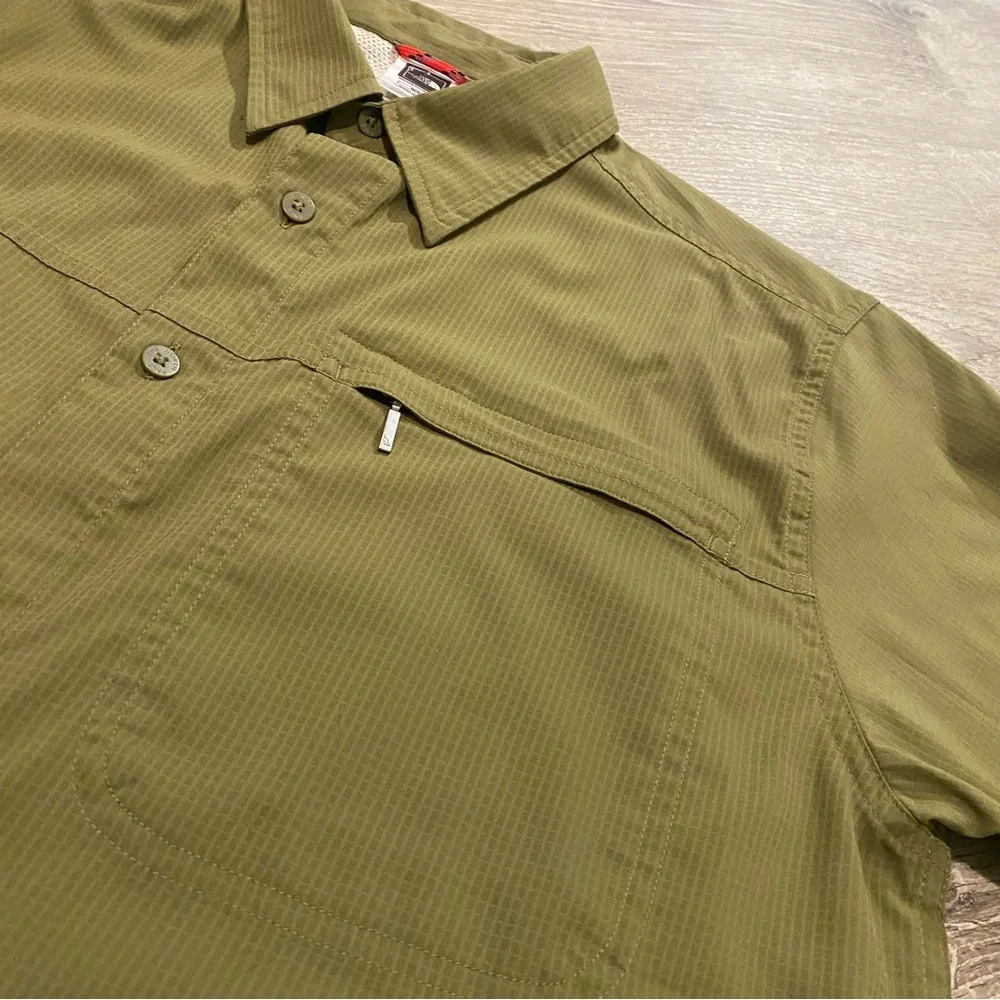 North Face Button Up Short Sleeve Performance Shirt Men’s Medium Army Green